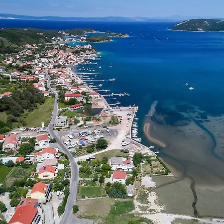 Jasna * Supetarska Draga